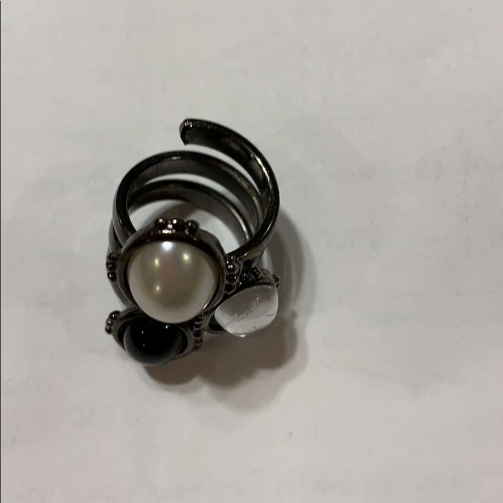 3 stone ring - Picture 2 of 4